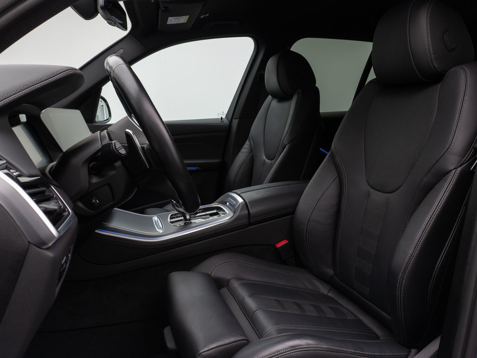 Fahrzeugabbildung BMW X5 xD30d M Sport 360°Laser HUD DAB HiFi 22Zoll