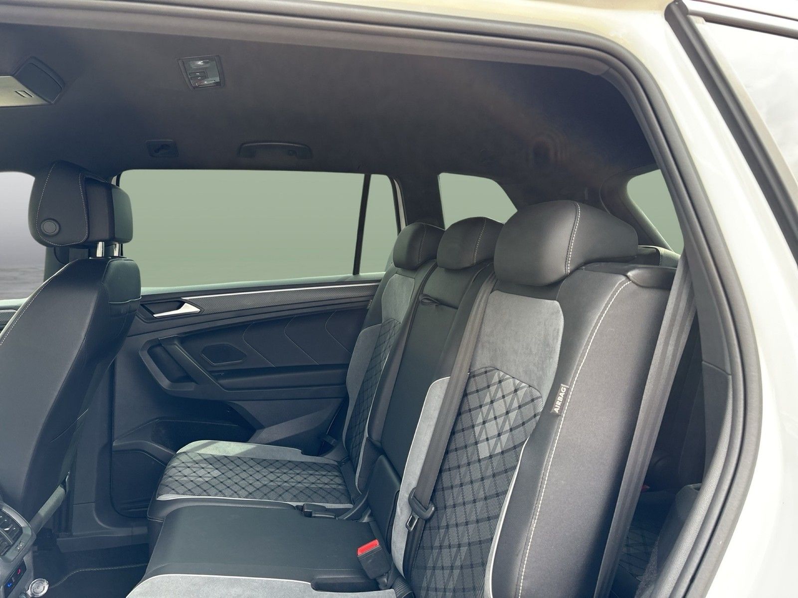 Volkswagen Tiguan Allspace 2.0 R-LINE 4X4 7SITZE STANDHZ foto 9