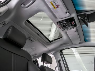 Hyundai Staria Signature 1.6 Hybrid 2WD Autobahnassi.