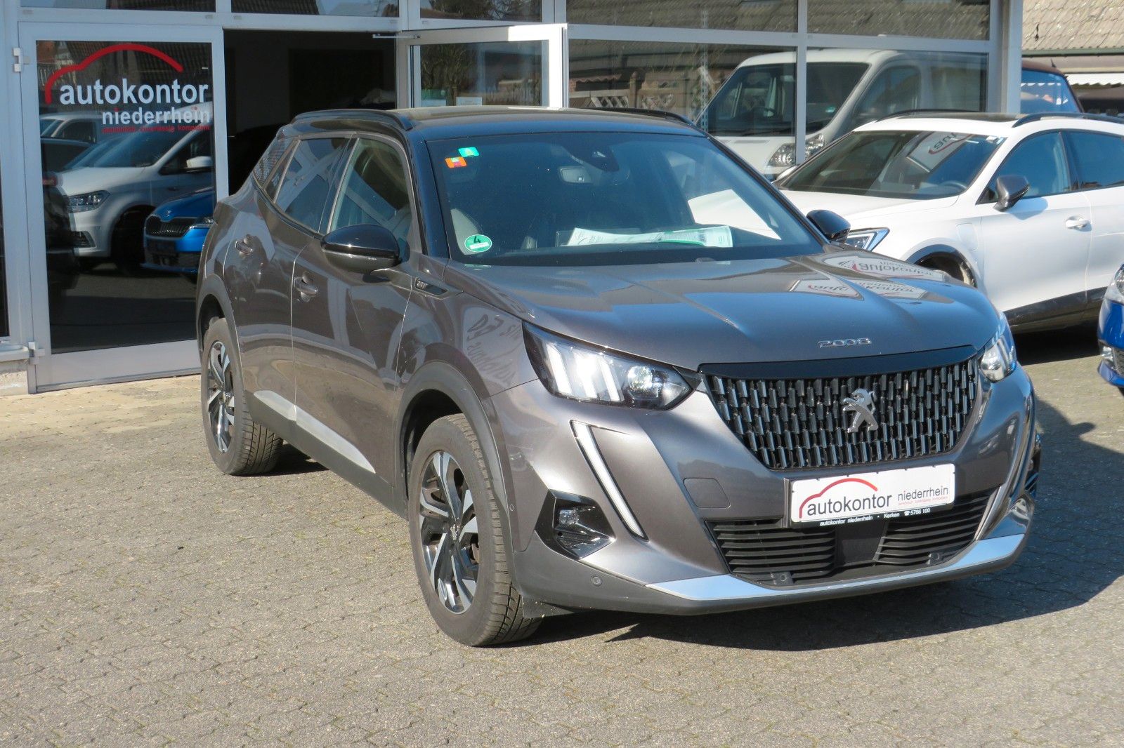 Fahrzeugabbildung Peugeot 2008 GT 8-AUTOMATIK GRA NAVI PDC 1.HAND