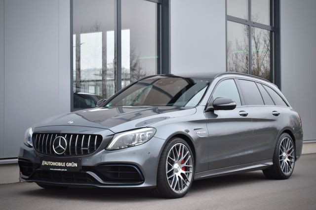 Mercedes-Benz C 63 AMG S T PANO HEAD-UP BURMESTER AMBIENTE 360