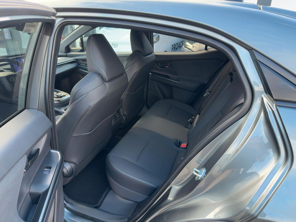 Fahrzeugabbildung Toyota C-HR+ Teamplayer *NAVI+MATRIX-LED *ACC *SHZ*