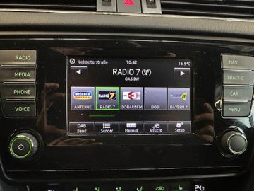MYAUTOCENTER – Gebraucht- und Jahreswagen mit Werkstattservice in Pfaffenhofen Skoda Octavia Combi RS *1. Hand*Klima*Navi*Xenon*BT*