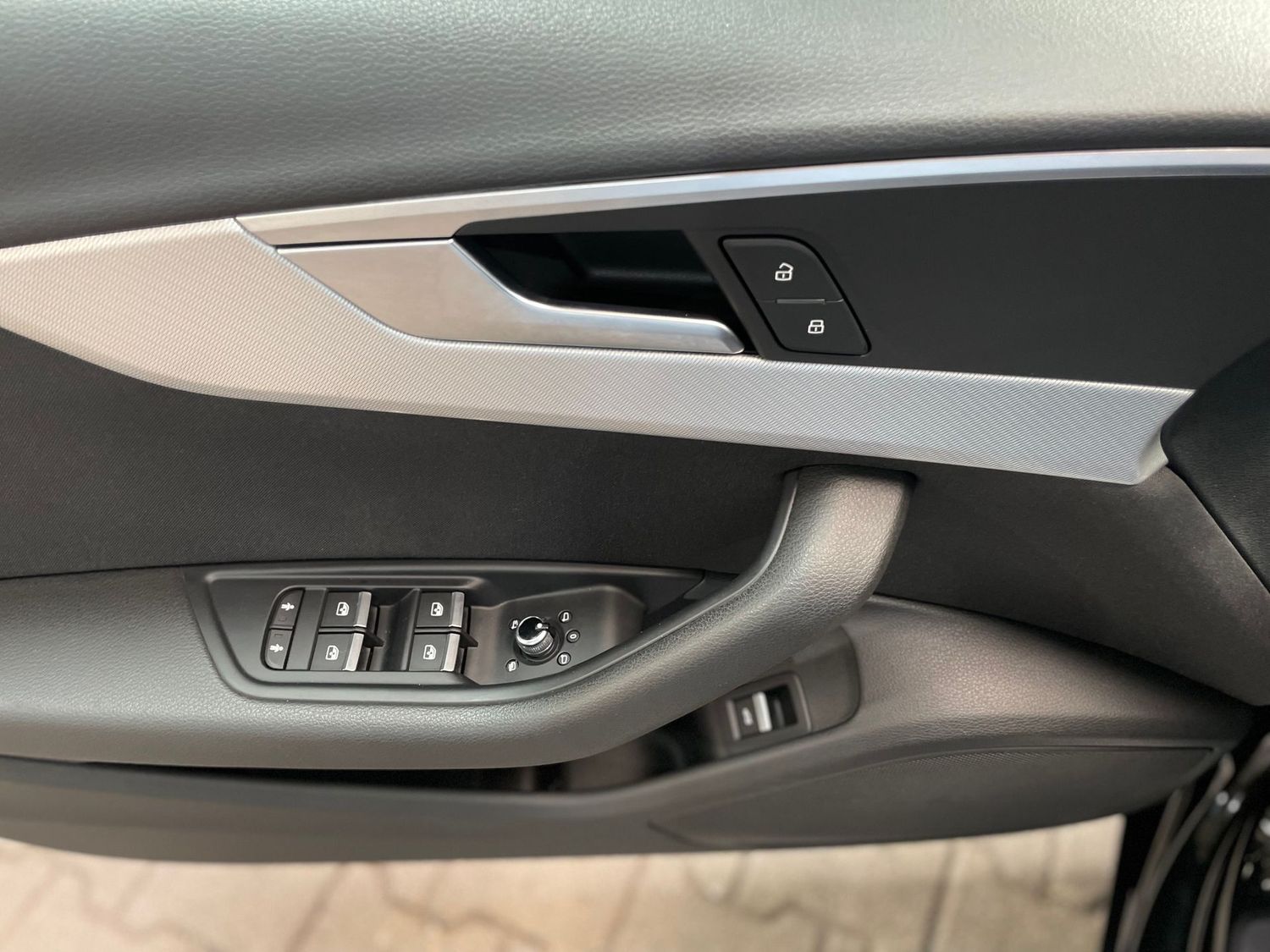 Fahrzeugabbildung Audi A4 2.0 TDI sport #Virtual#Tempomat