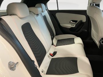 Mercedes A 200 - 9