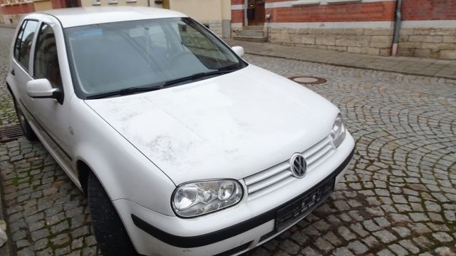 Volkswagen Golf 1.6 Comfortline 5-Gang KLIMA AHK 1250,-