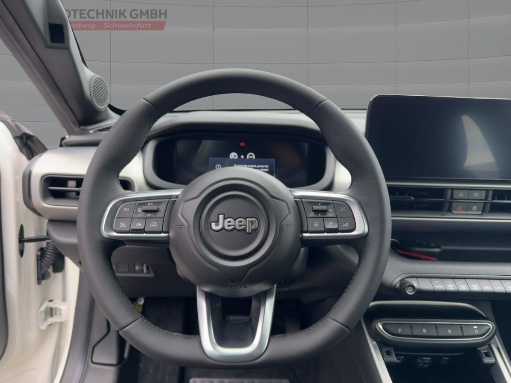 Fahrzeugabbildung Jeep Avenger e-Hybrid Altitude NAVI ELEKTR HECK WINTE