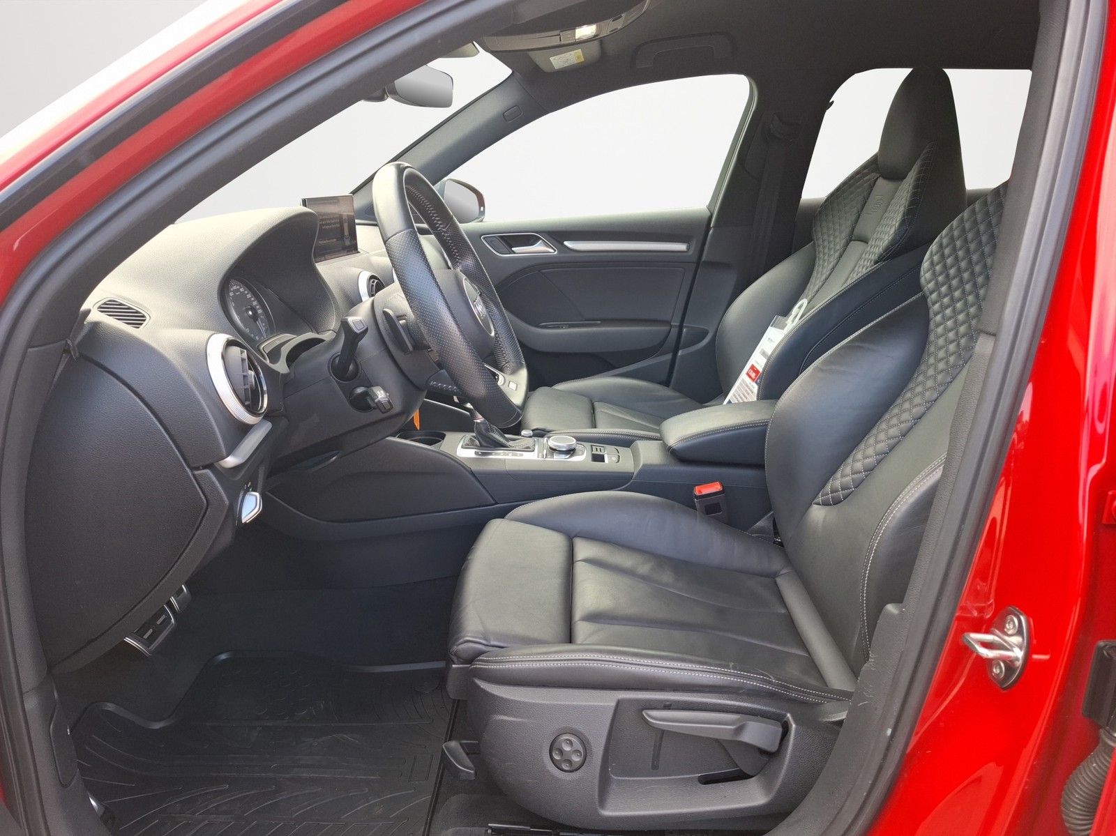 AUDI S3 Sportback 2.0 TFSI quattro S-TRONIC / LEDER / - Image 9