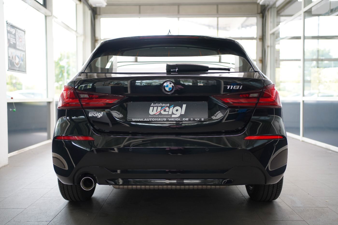 Fahrzeugabbildung BMW 118i Advantage +LED+PDC+LMR+Sport-Lederlenkrad+
