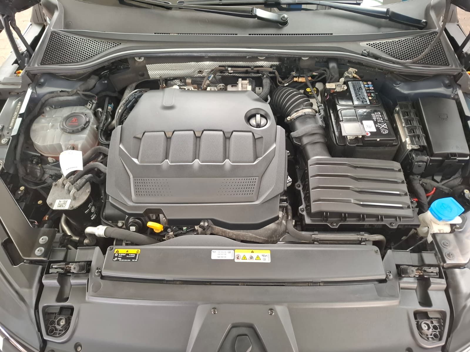 Fahrzeugabbildung Volkswagen Arteon Lim. R-Line 2.0 TDI DSG +IQ-Light +ACC