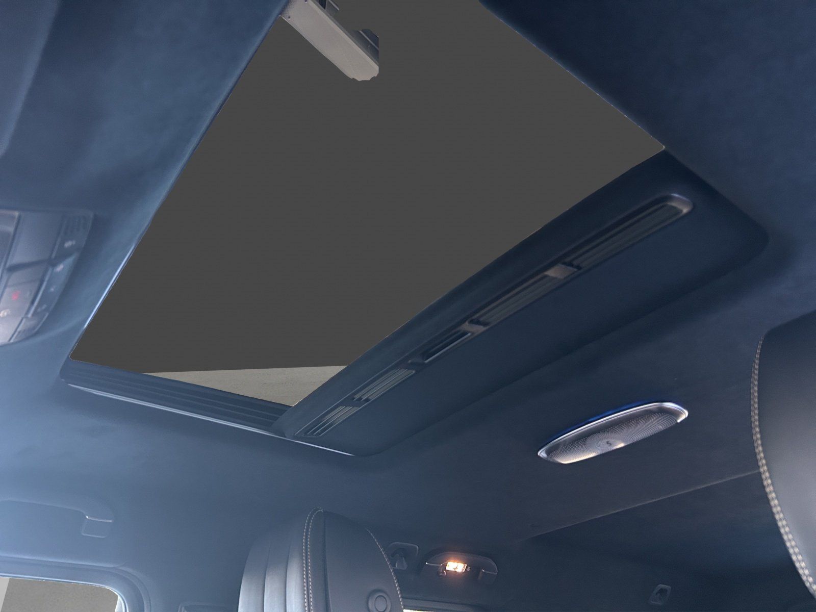 Fahrzeugabbildung Mercedes-Benz G 63 AMG Superior AHK Standhz Perf.Pkt KeyGo GSD