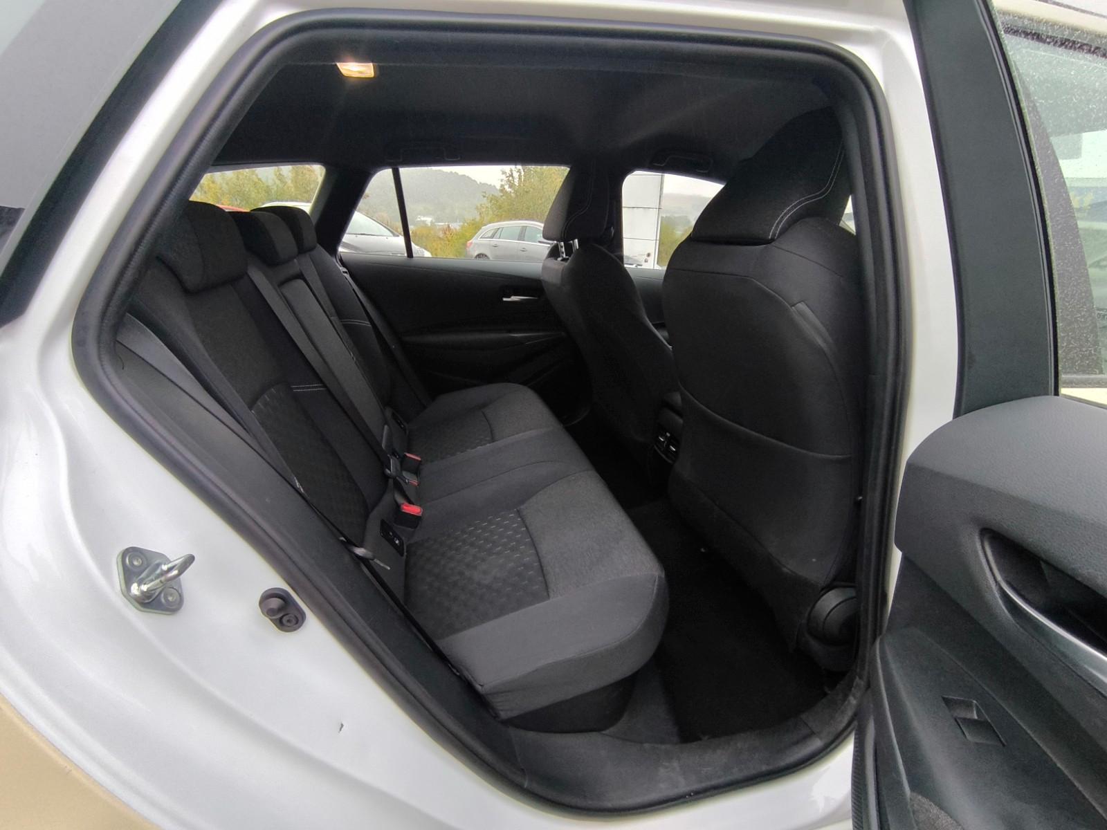 Toyota Corolla Touring Sports 1.8 VVT i-Hybrid Business