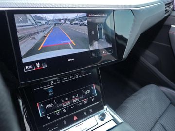 Audi Q8 e-tron - 9