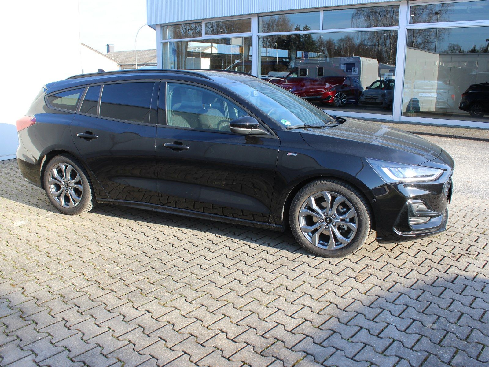 Fahrzeugabbildung Ford Focus ST-Line X 1,0 EcoBoost Start/Stopp