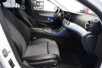 Mercedes E 220 - 12