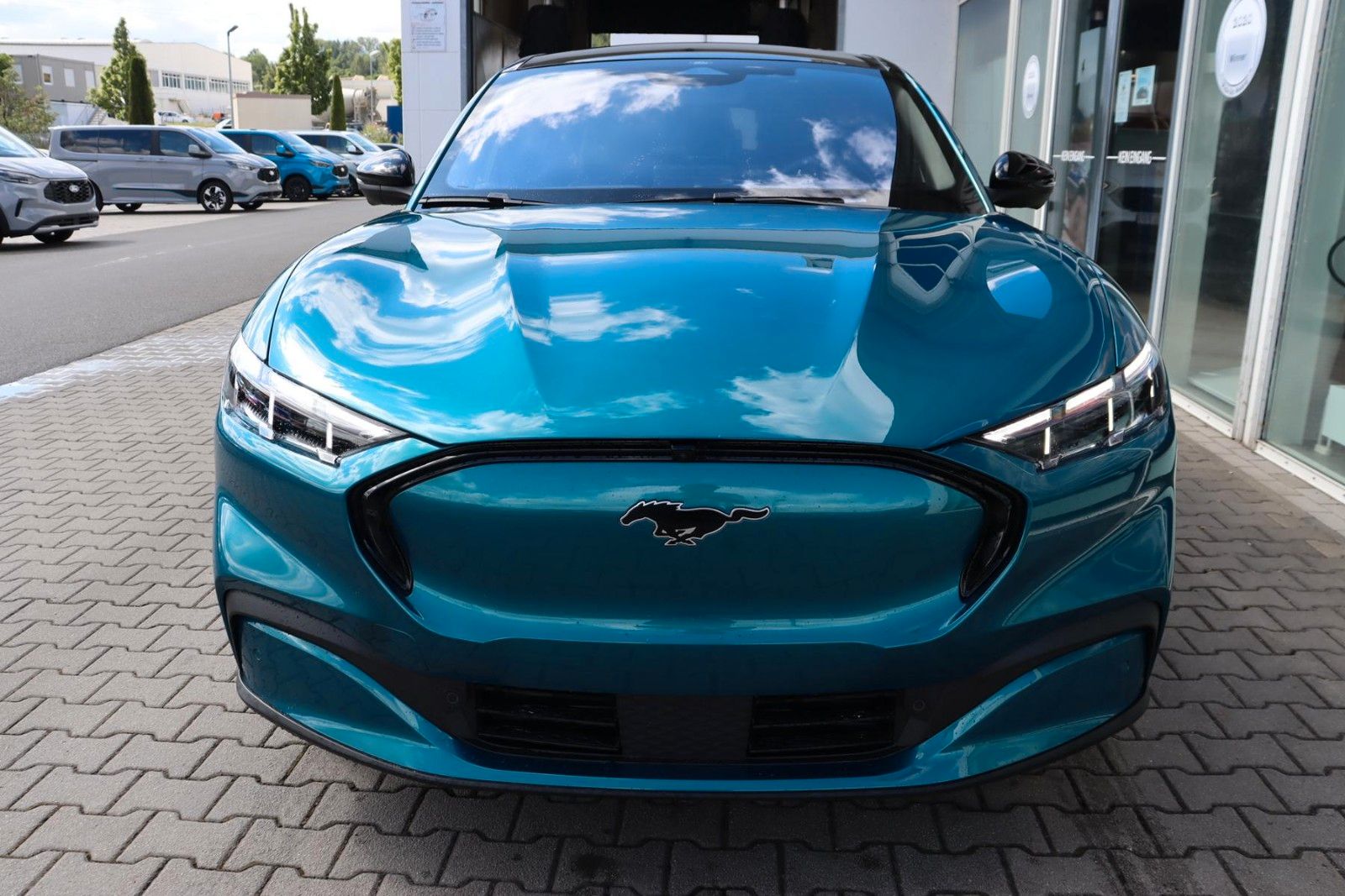 Ford Mustang Mach-E Premium 88 kWh WÄRMEPUMPE 0,0%FIN imagem 3