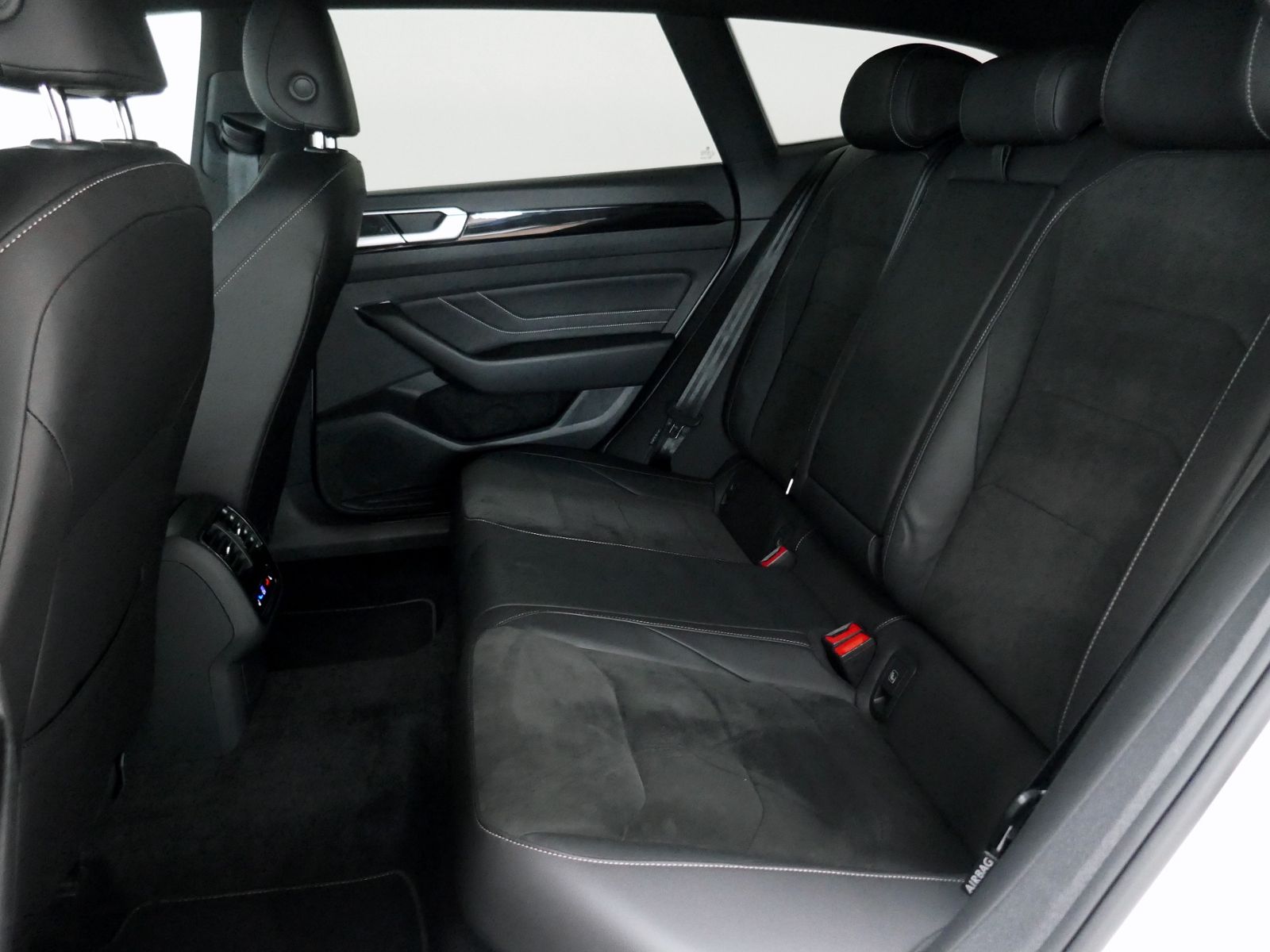 Fahrzeugabbildung Volkswagen Arteon SB R-Line 1.4 eHybrid DSG | LED AHK RFK