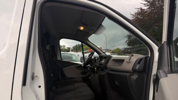 Renault Trafic - 11