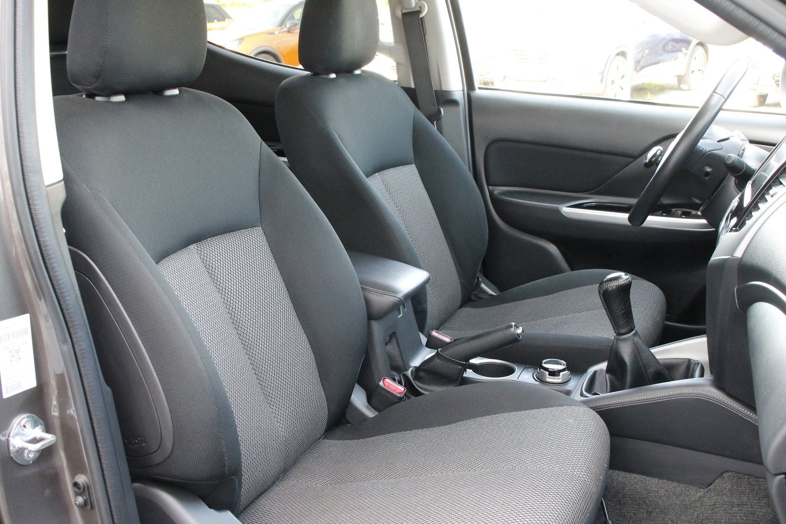 Fahrzeugabbildung Mitsubishi L200 (KL0/KJ0) Spirit Doppelkabine 4WD