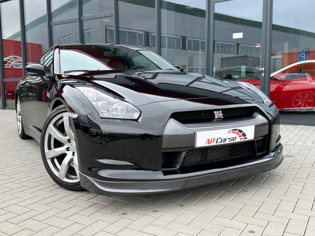 Nissan GT-R