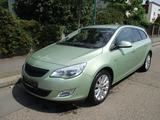 Opel Astra J Sports Tourer 1.6i Design Ed. Klima, AHK - Opel Astra Gebrauchtwagen in Leipzig