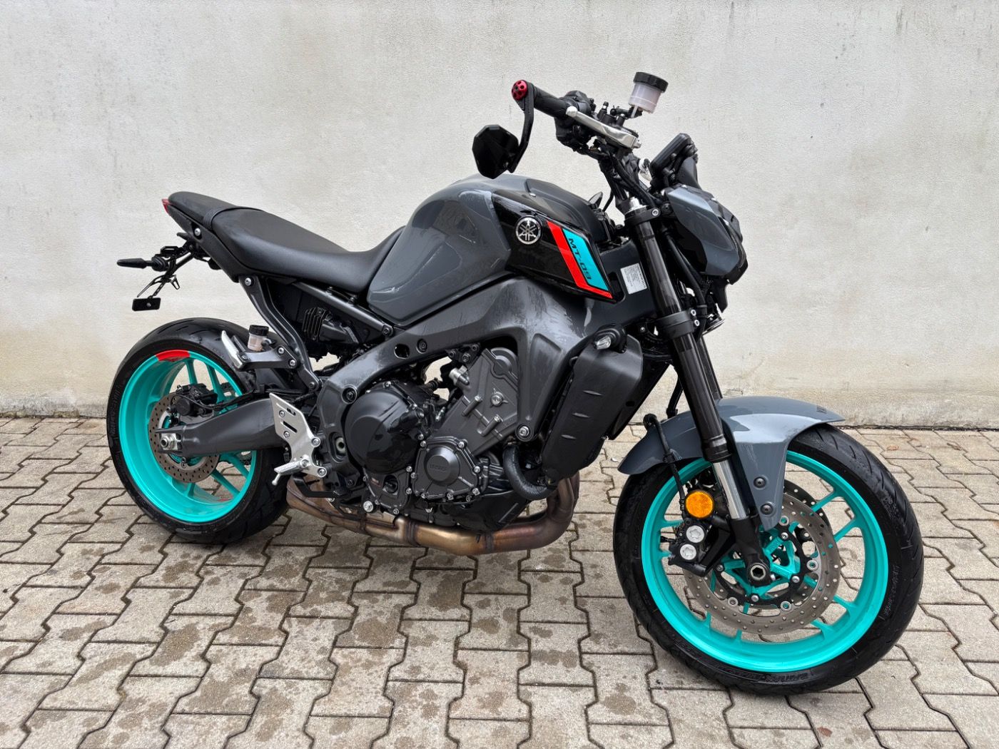Fahrzeugabbildung Yamaha MT 09 35 KW kurzer Kennzeichenhalter Lenkerendsp