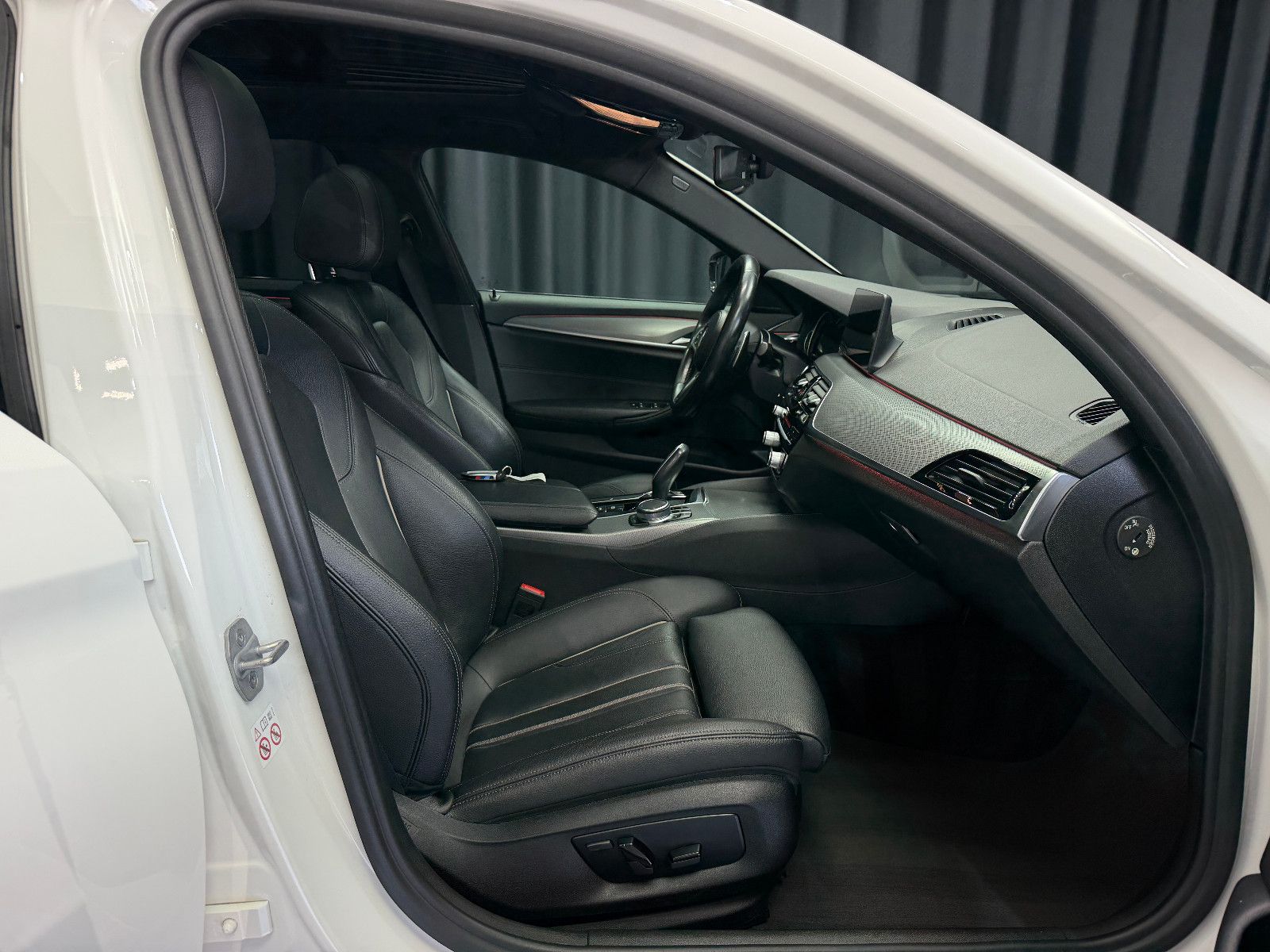 Fahrzeugabbildung BMW 540i xDrive Touring M Sport |AHK|HuD|HiFi|PANO