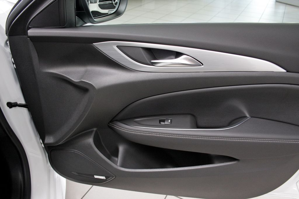 Opel Insignia B Sports Tourer GSi LED 4x4 AHK MASSAGE