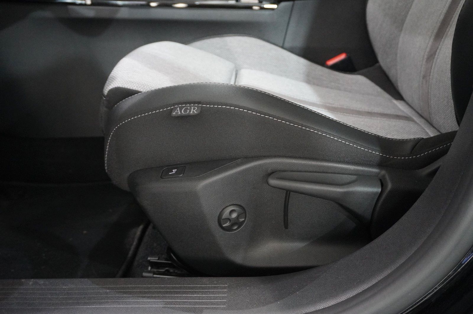 Fahrzeugabbildung Opel Astra L Lim. 1.5D ELEGANCE NAVI/LED/KAMERA/SPORT