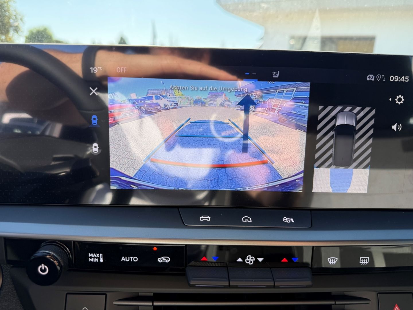 Fahrzeugabbildung Opel Grandland 1.6 Plug-in-Hybrid mit AHK+Allwetter