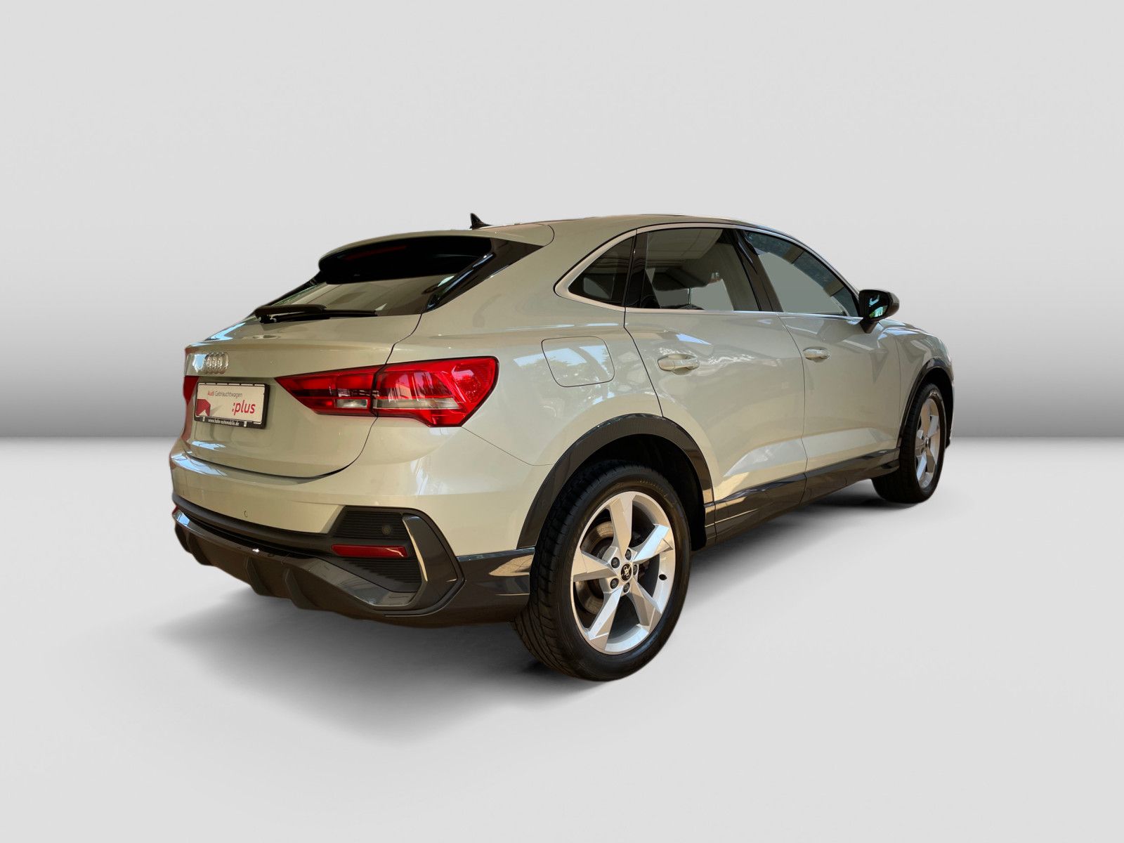 Audi Q3 Sportback 45TFSIe S-trc Navi AHK Pano Virtual foto 4