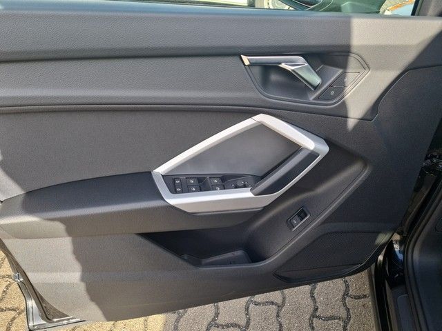 Fahrzeugabbildung Audi Q3 35 TDI Q S-tronic LED ACC 17" AVC PDC NAVI SH