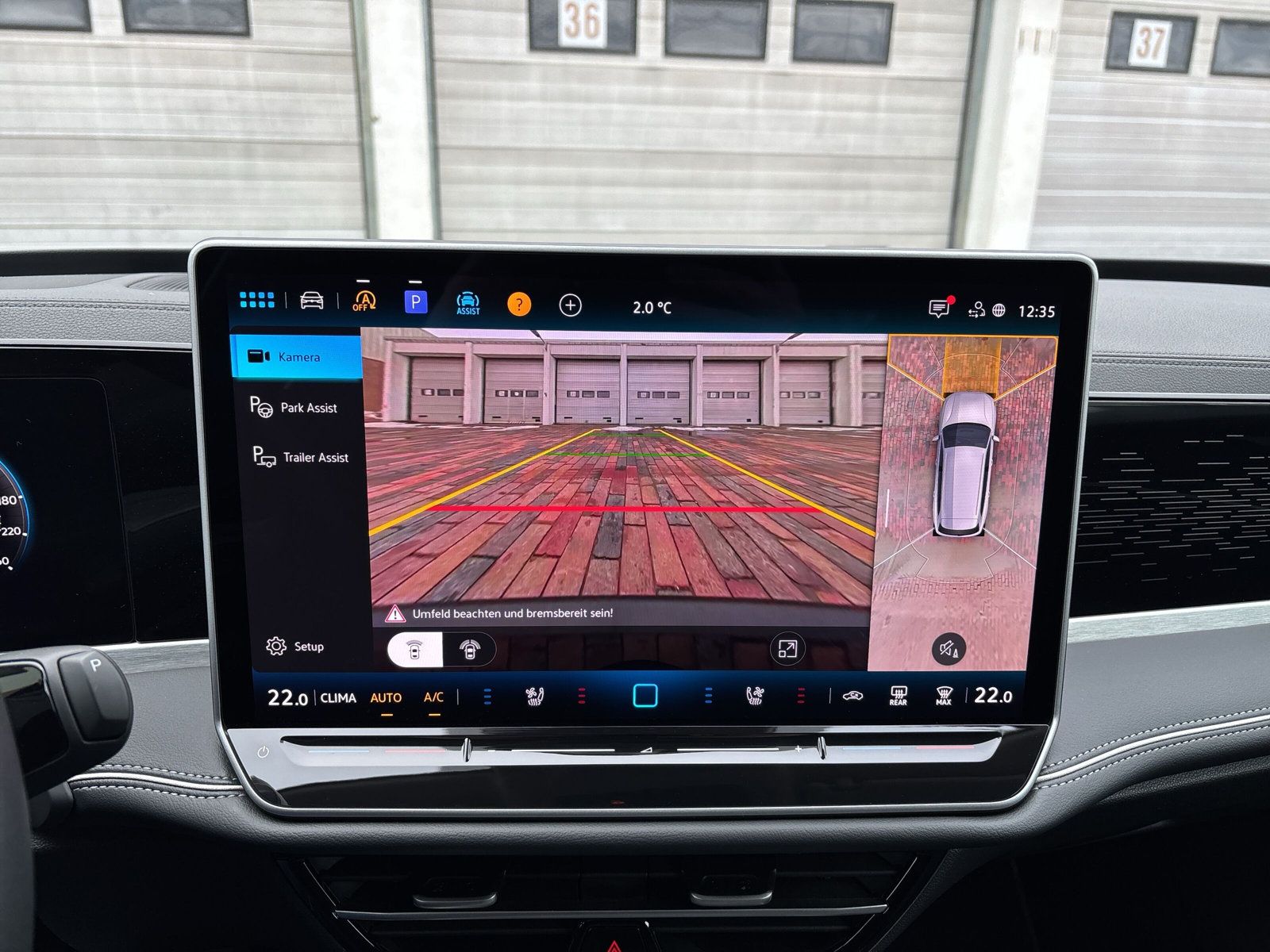 Fahrzeugabbildung Volkswagen Passat Variant 2.0 TDI Business AHK Kamera HuD M