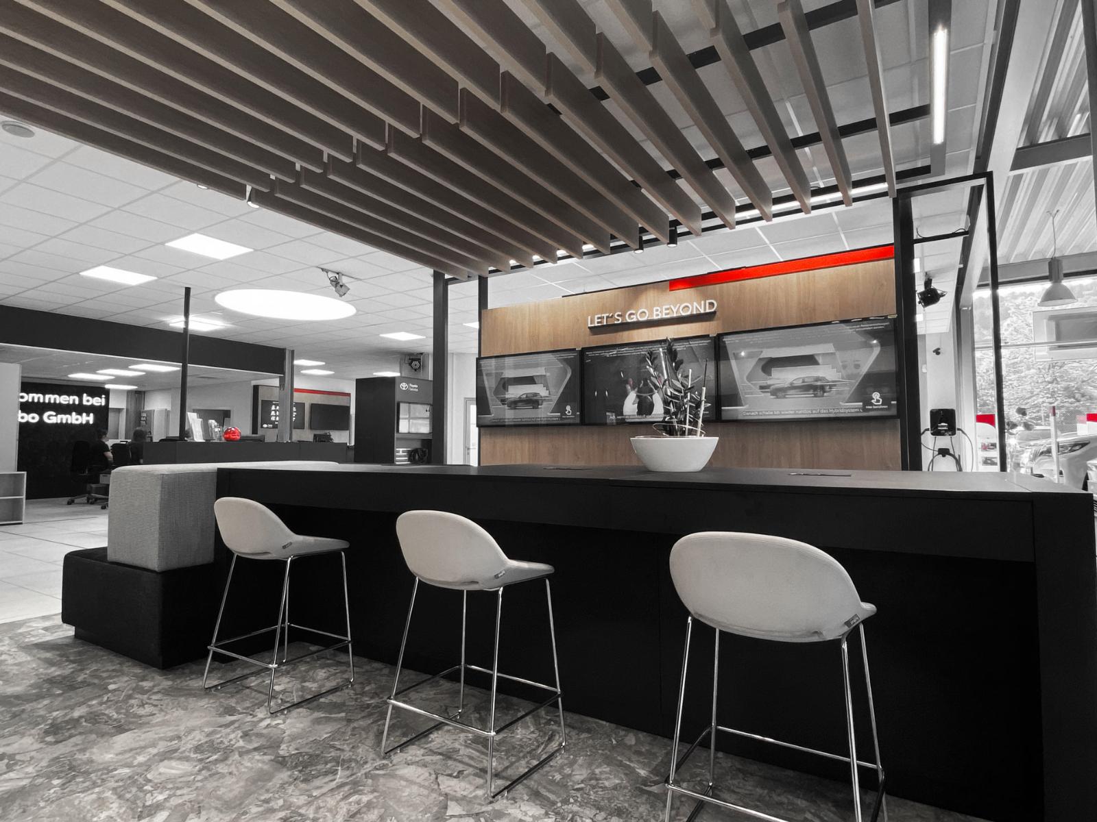 showroom-image-bottom