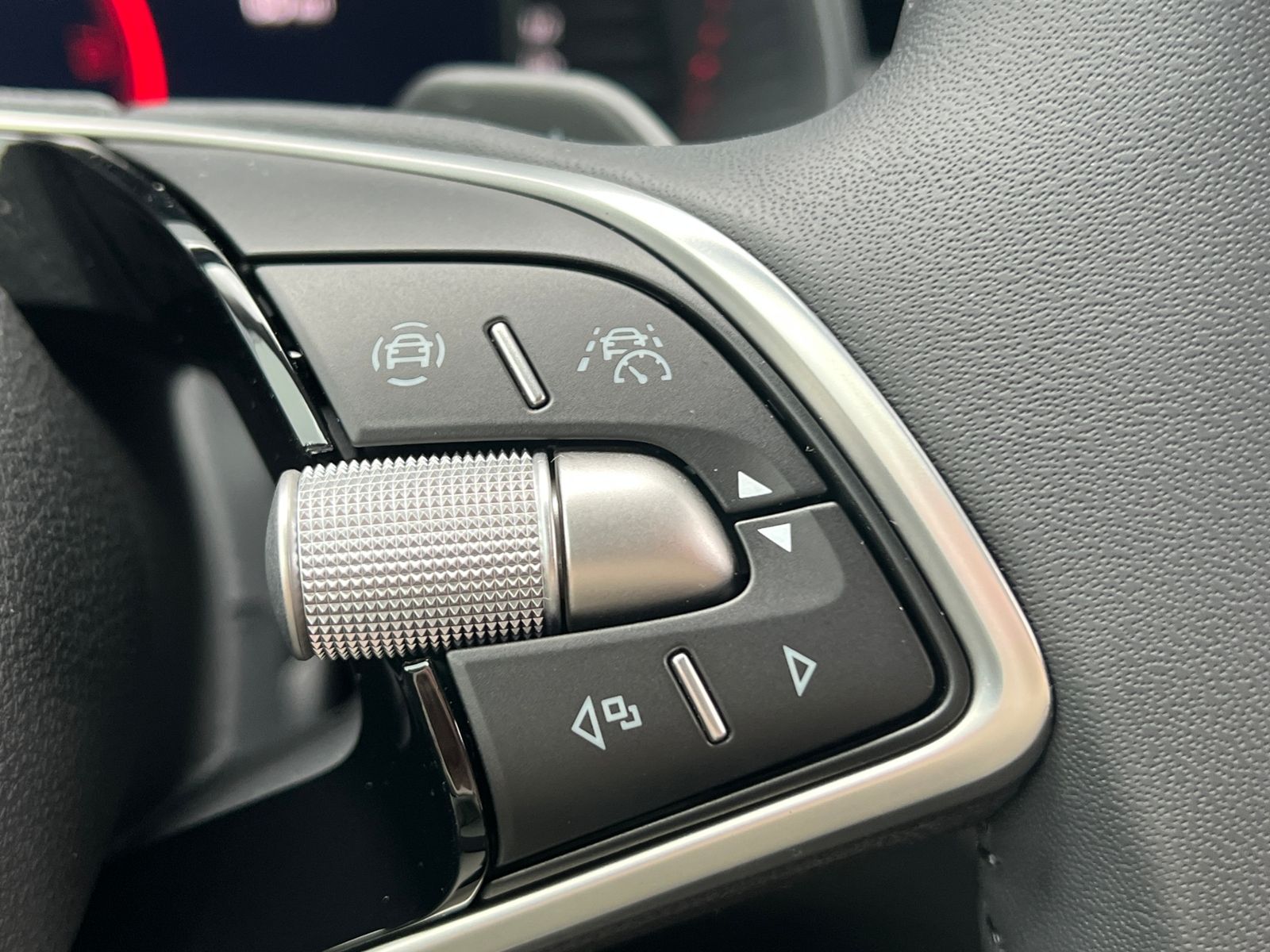 Fahrzeugabbildung SKODA Kamiq Tour 1.5 TSI DSG *AHK, Matrix-LED, Kamera,