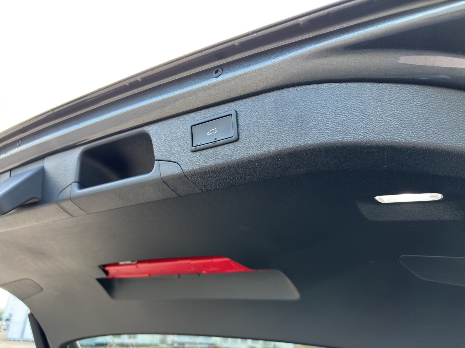 Fahrzeugabbildung SKODA Superb Combi Selection 2,0 TDI 110 kW DSG