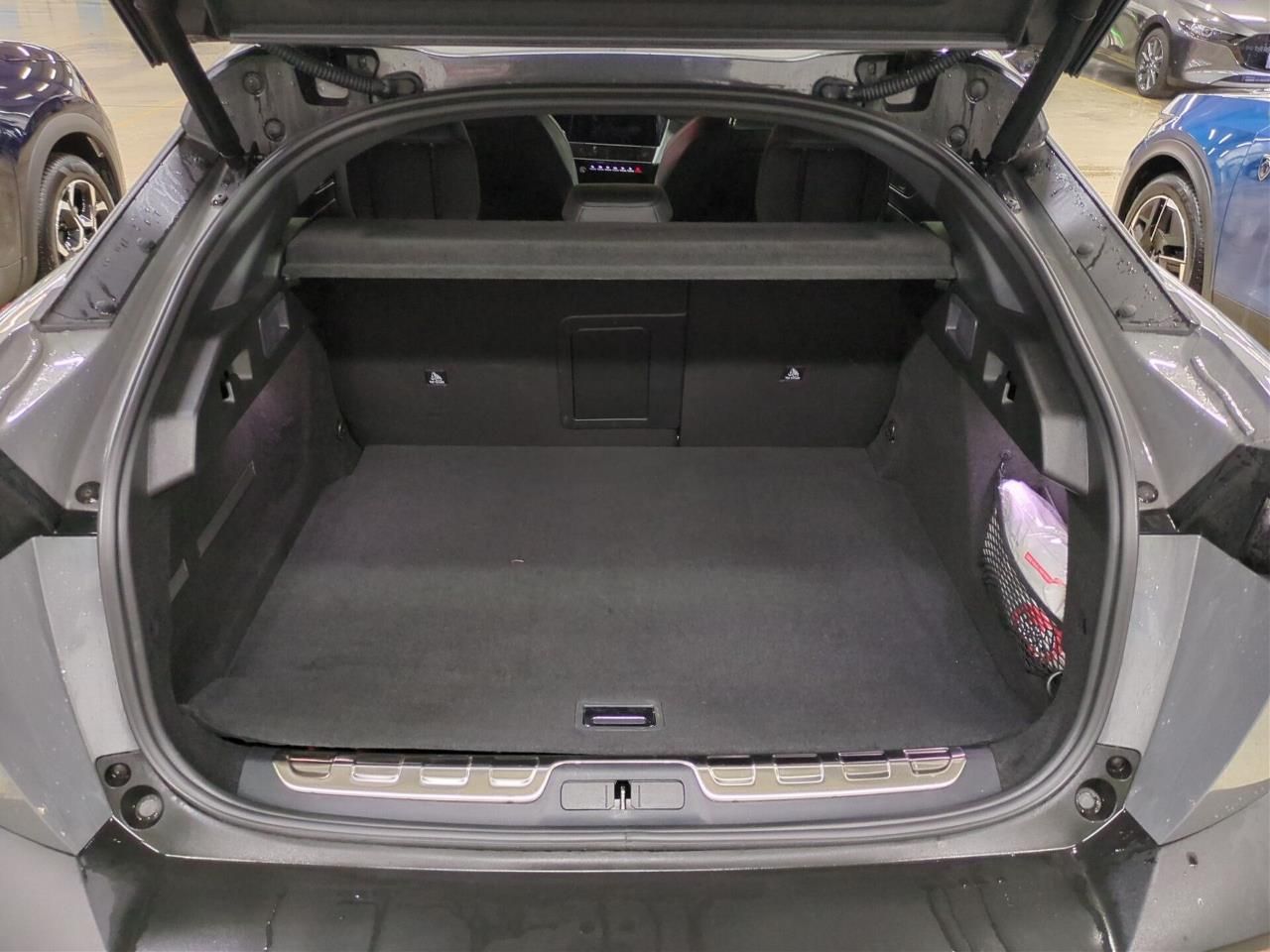 Fahrzeugabbildung Peugeot 408 GT PlugInHybrid 225 AT+Navigationssystem+Sou