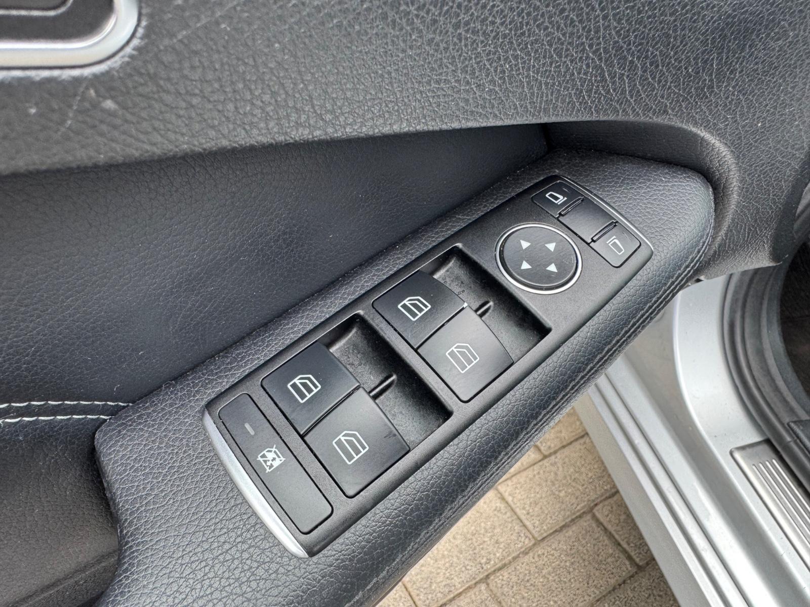 Mercedes-Benz E 220 CDI Limousine Klima Navi LED Euro 5