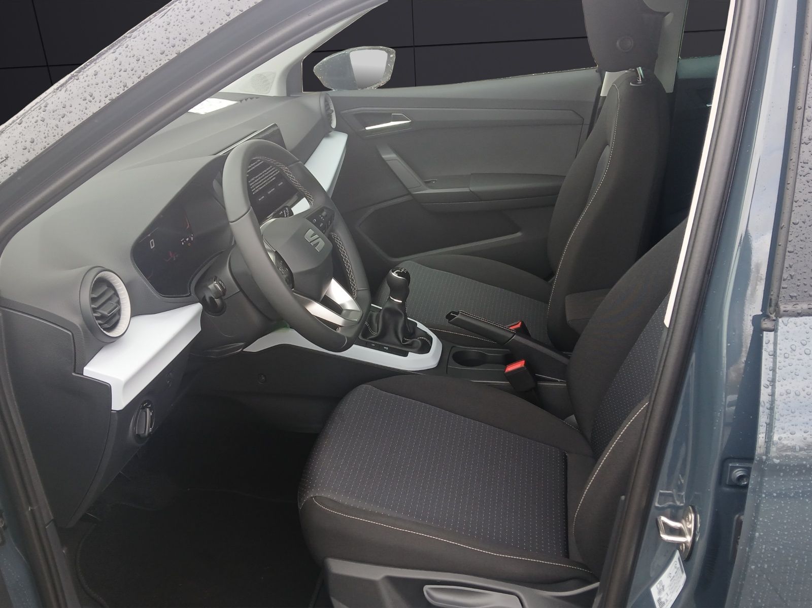 Fahrzeugabbildung SEAT Arona TSI Style LED Navi VC ACC RFK SH LM