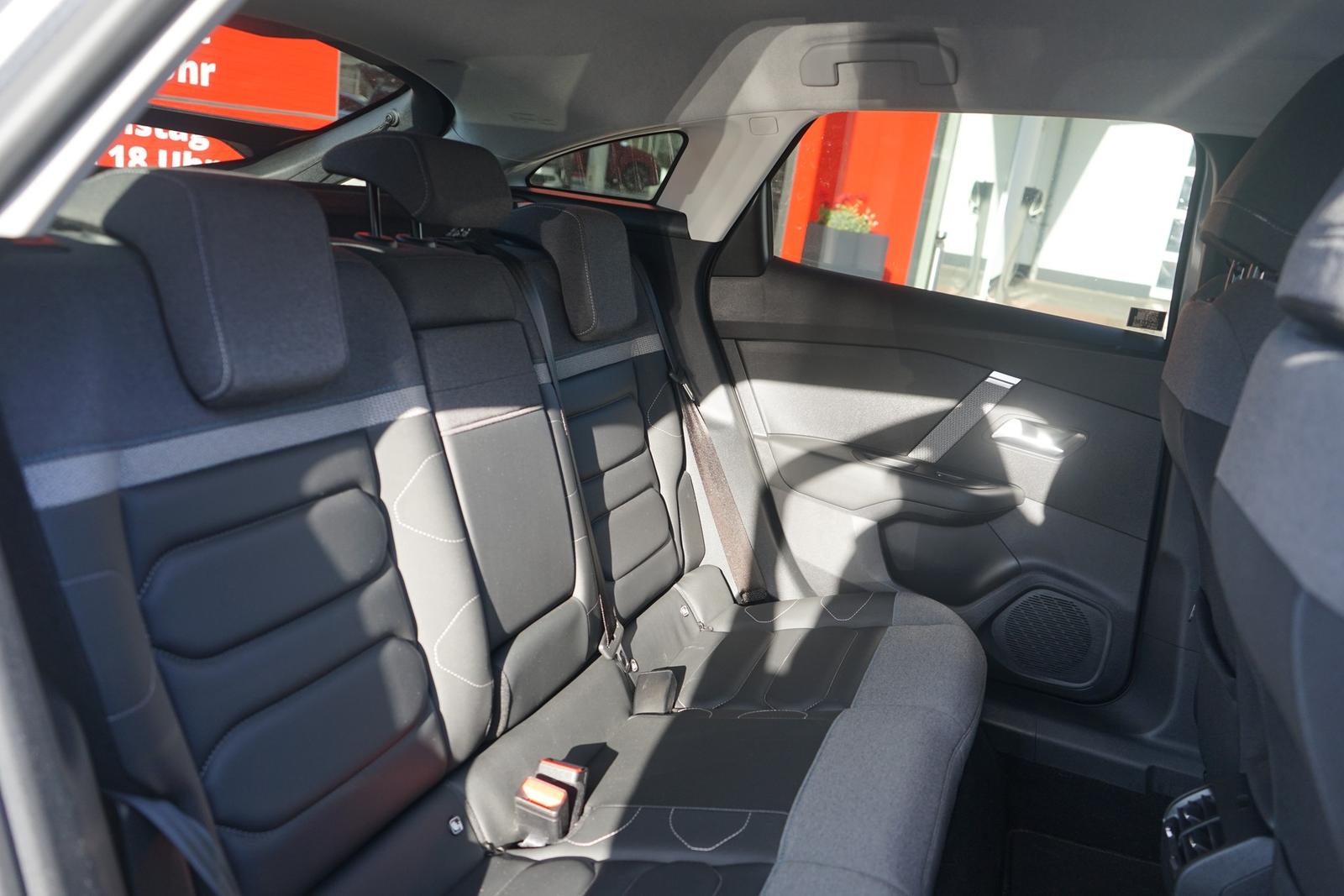 Citroën C4 1.2 12V e-THP Max Aut. LED Navi ACC Kamera