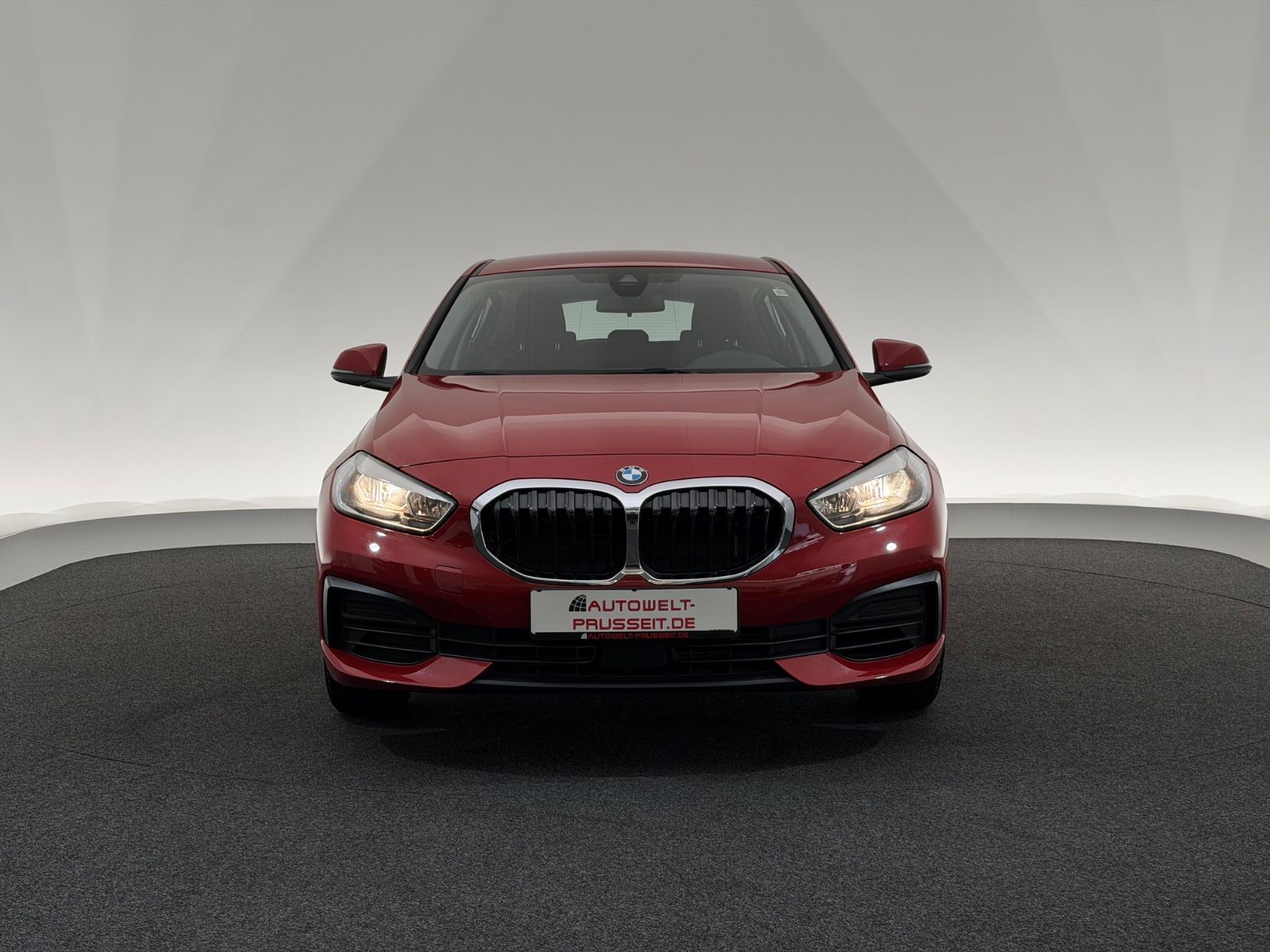BMW 118i Limo.*ADVANTAGE*LED-TEMPOMAT-PDC-WLAN-APPLE imagem 2