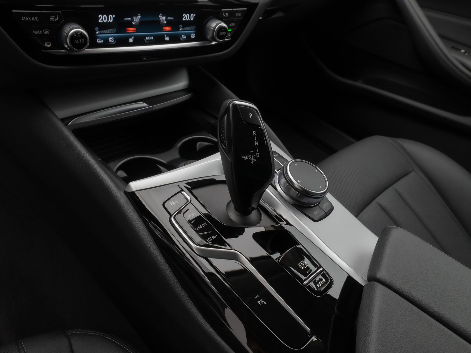 Fahrzeugabbildung BMW 520d Kamera DAB Leder 4xKlima AHK Alarm Sport