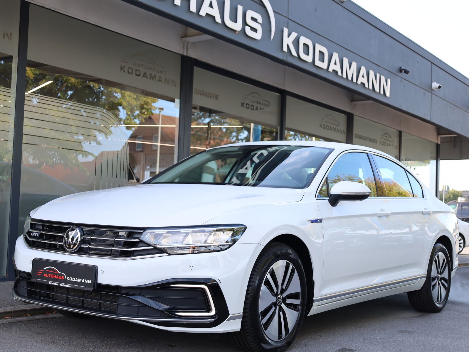 Volkswagen Passat GTE 1.4 Limousine*Navi*ACC*SHZ*1.HAND* imagem 2