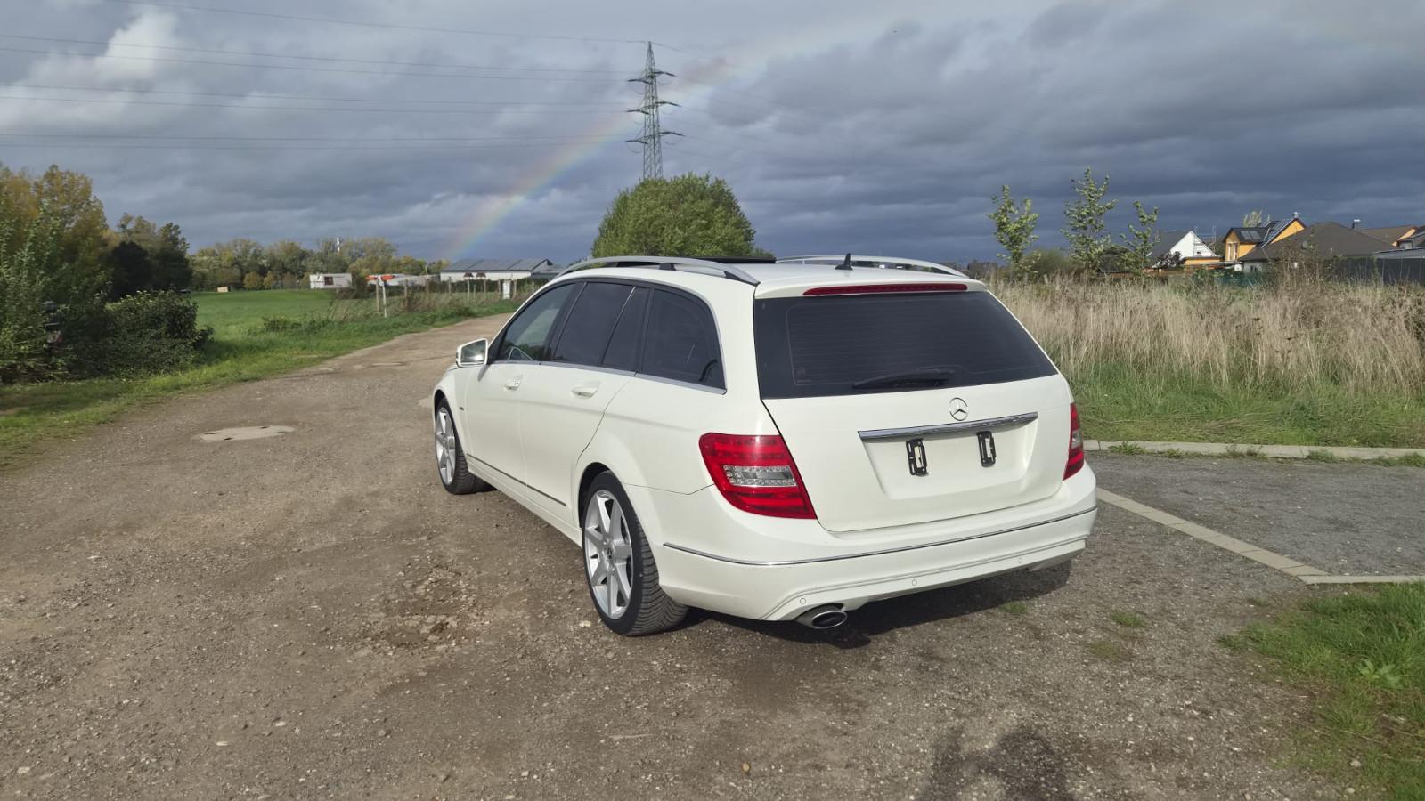Mercedes-Benz C200 2011 — photo 5