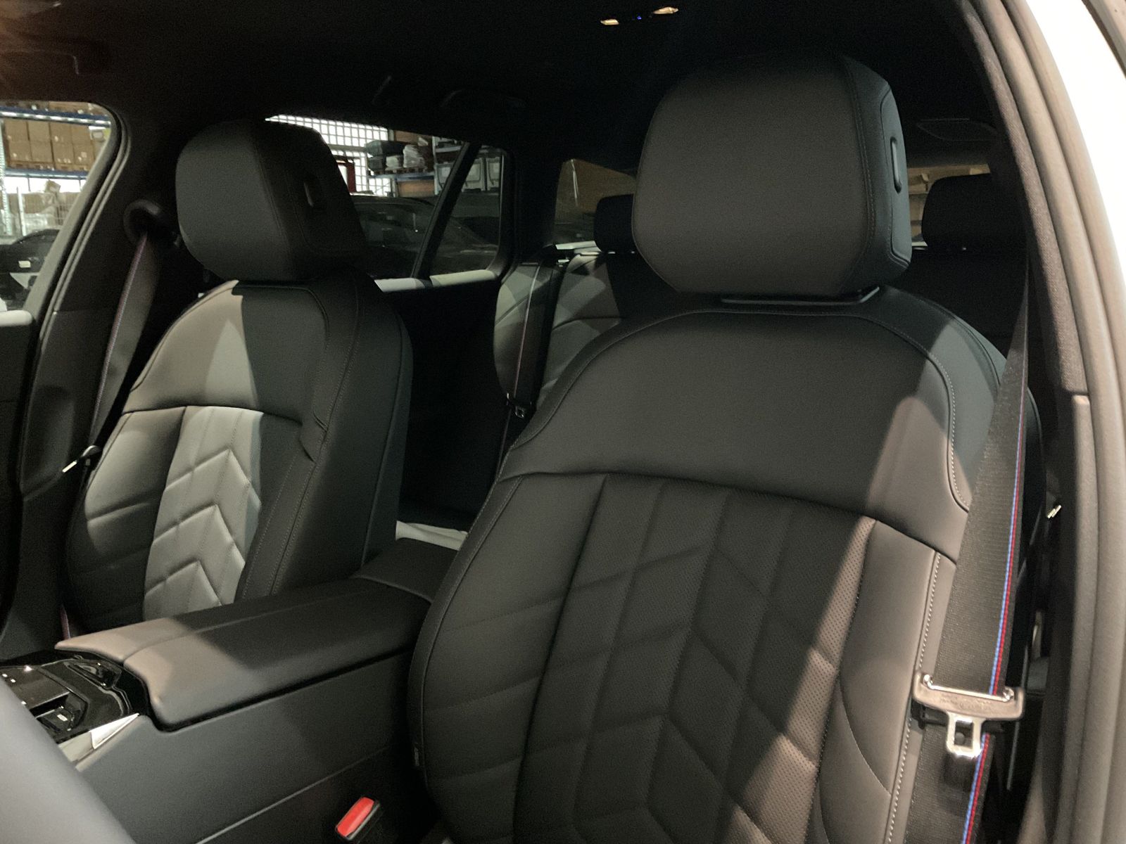 Fahrzeugabbildung BMW i5 xDrive40 Touring M Sportpaket DAB LED AHK