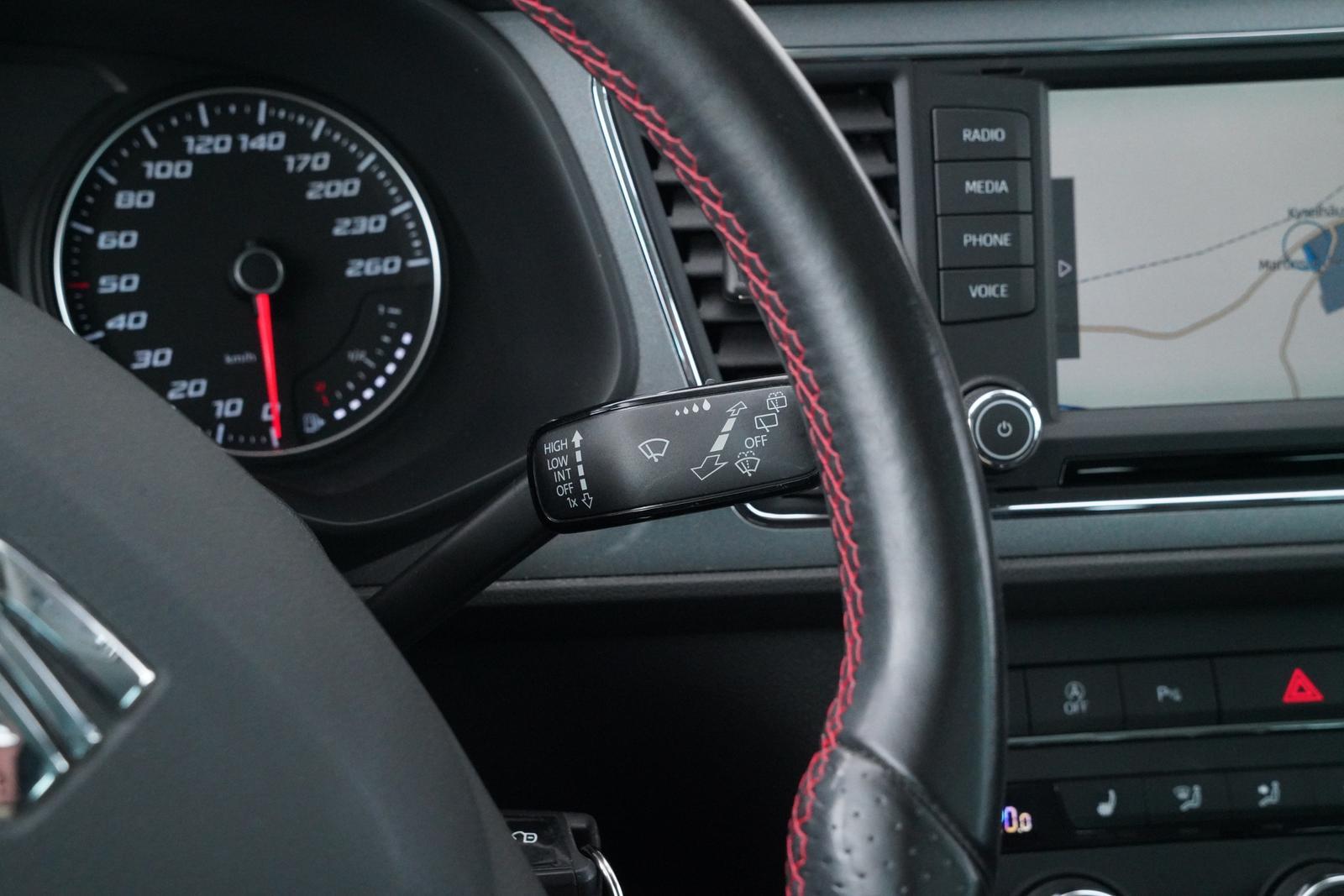 Seat LEON ST FR 1.8TSI COMBI SCHECKHEFT GEPFLEGT+AHK
