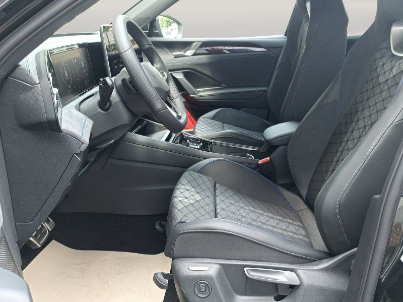 Fahrzeugabbildung Volkswagen Tiguan 1.5 TSI eHybrid R-Line DSG+  AHK+NAVI+MAT