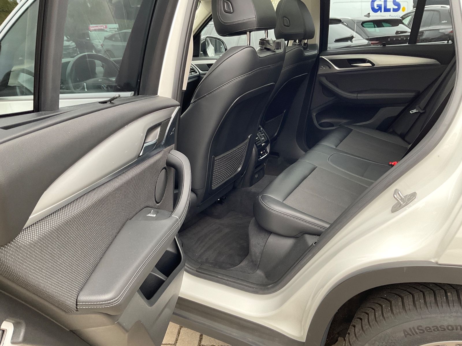 Fahrzeugabbildung BMW X3 xDrive20d AT,AHK,Kamera,HeadUpDisplay