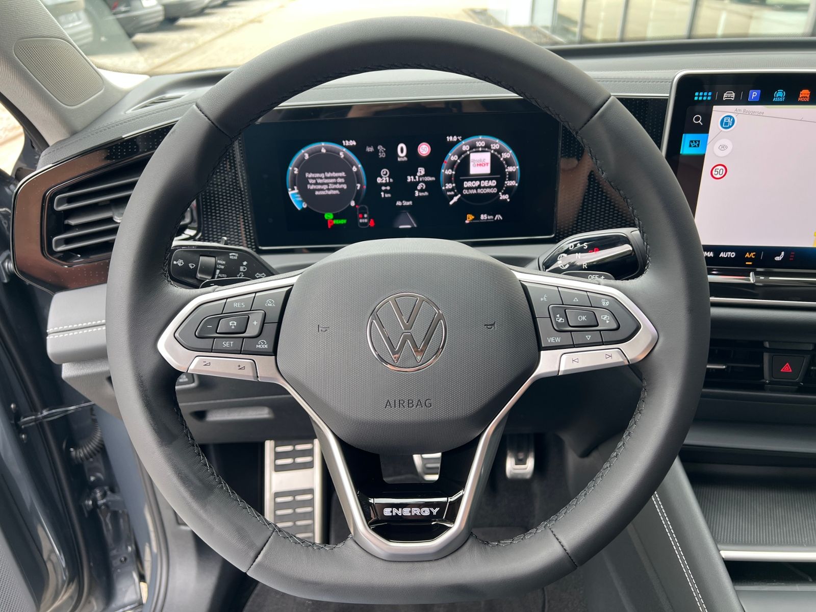 Fahrzeugabbildung Volkswagen Tiguan  ENERGY 1.5 eTSI DSG *AHK, AreaView, Navi