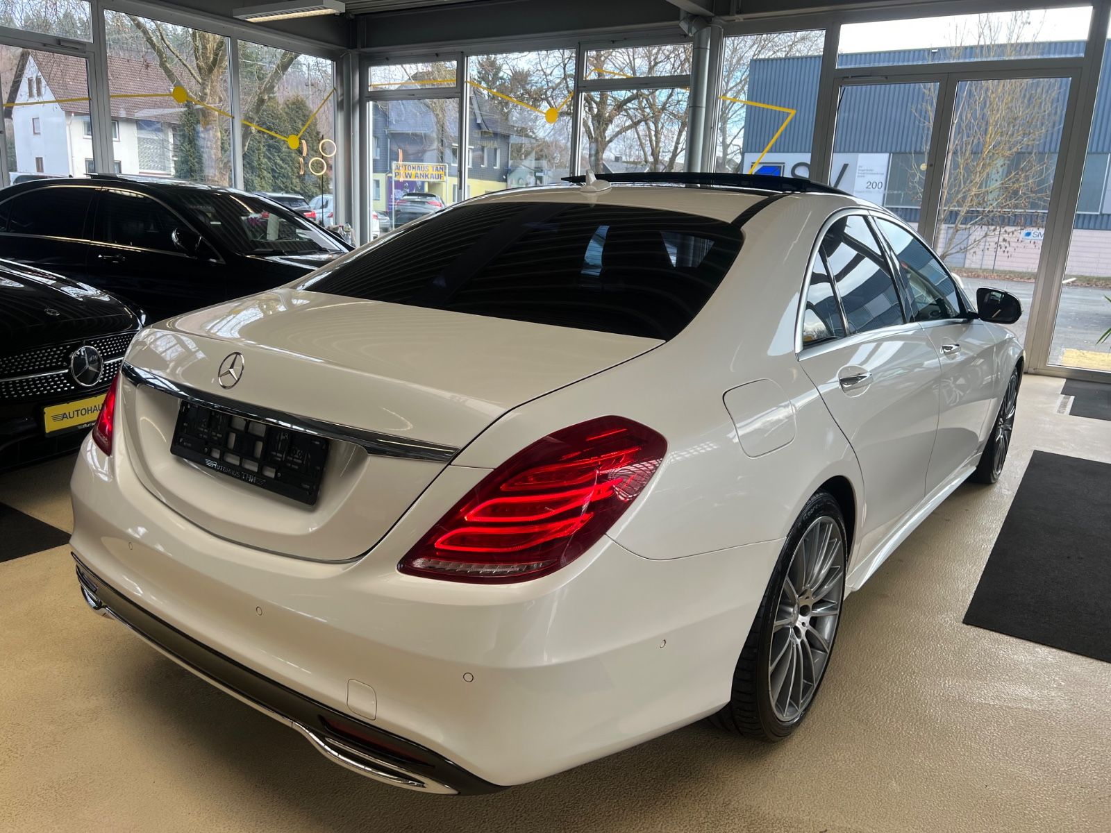Fahrzeugabbildung Mercedes-Benz S 350 BlueTec / d AMG LINE *DIAMANT-WEIß*